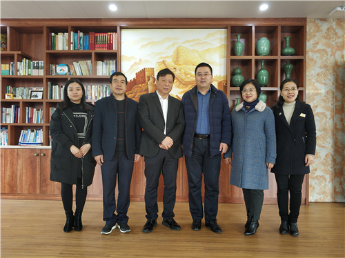 溫州泵閥工程研究院與亞龍共商招才引智 溫州泵閥工程研究院與亞龍共商招才引智