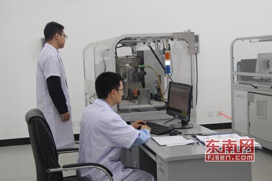 經過系列精密檢測能讓企業知道具體問題所在,同時也能進一步了解減速器核心零件的性能。 經過系列精密檢測能讓企業知道具體問題所在,同時也能進一步了解減速器核心零件的性能。