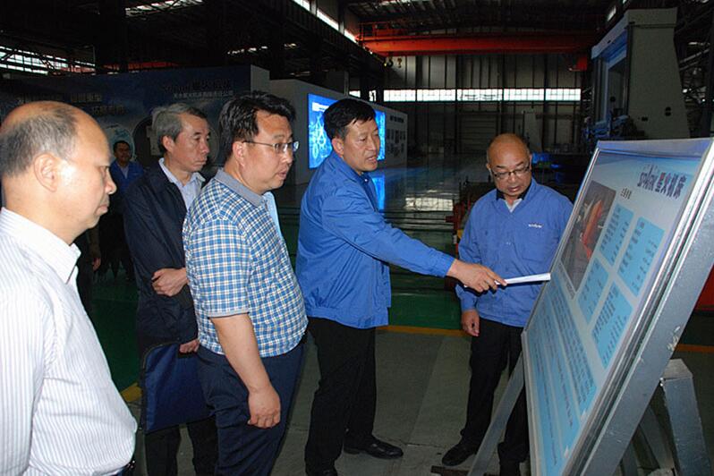 蘭州市工信局領導考察星火機床公司 蘭州市工信局領導考察星火機床公司