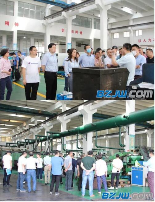 與會人員參觀七豐精工車間 與會人員參觀七豐精工車間