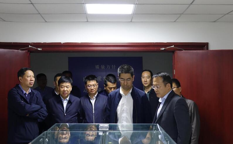 工信部領導蒞臨洛陽軸承研究所公司考察調研 工信部領導蒞臨洛陽軸承研究所公司考察調研