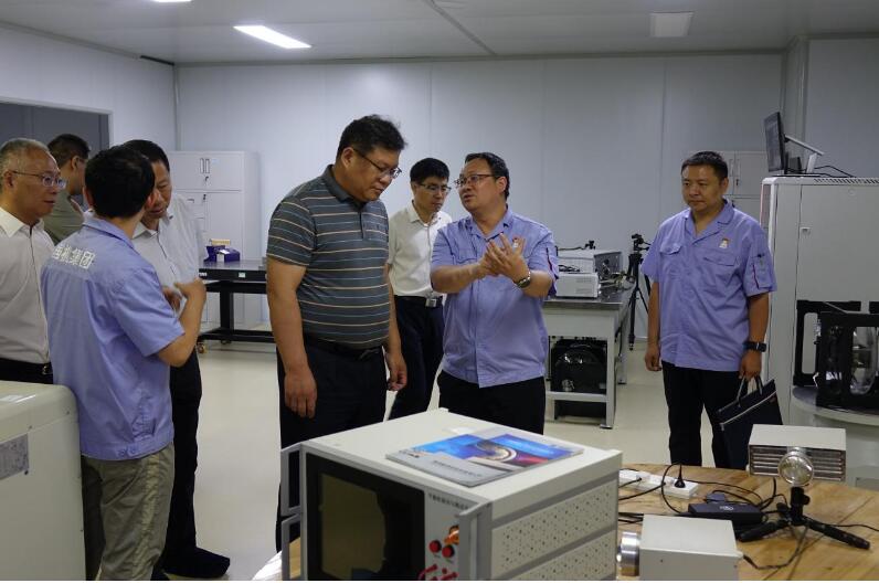 工信部裝備工業一司副司長汪宏一行蒞臨軸研所考察調研 工信部裝備工業一司副司長汪宏一行蒞臨軸研所考察調研