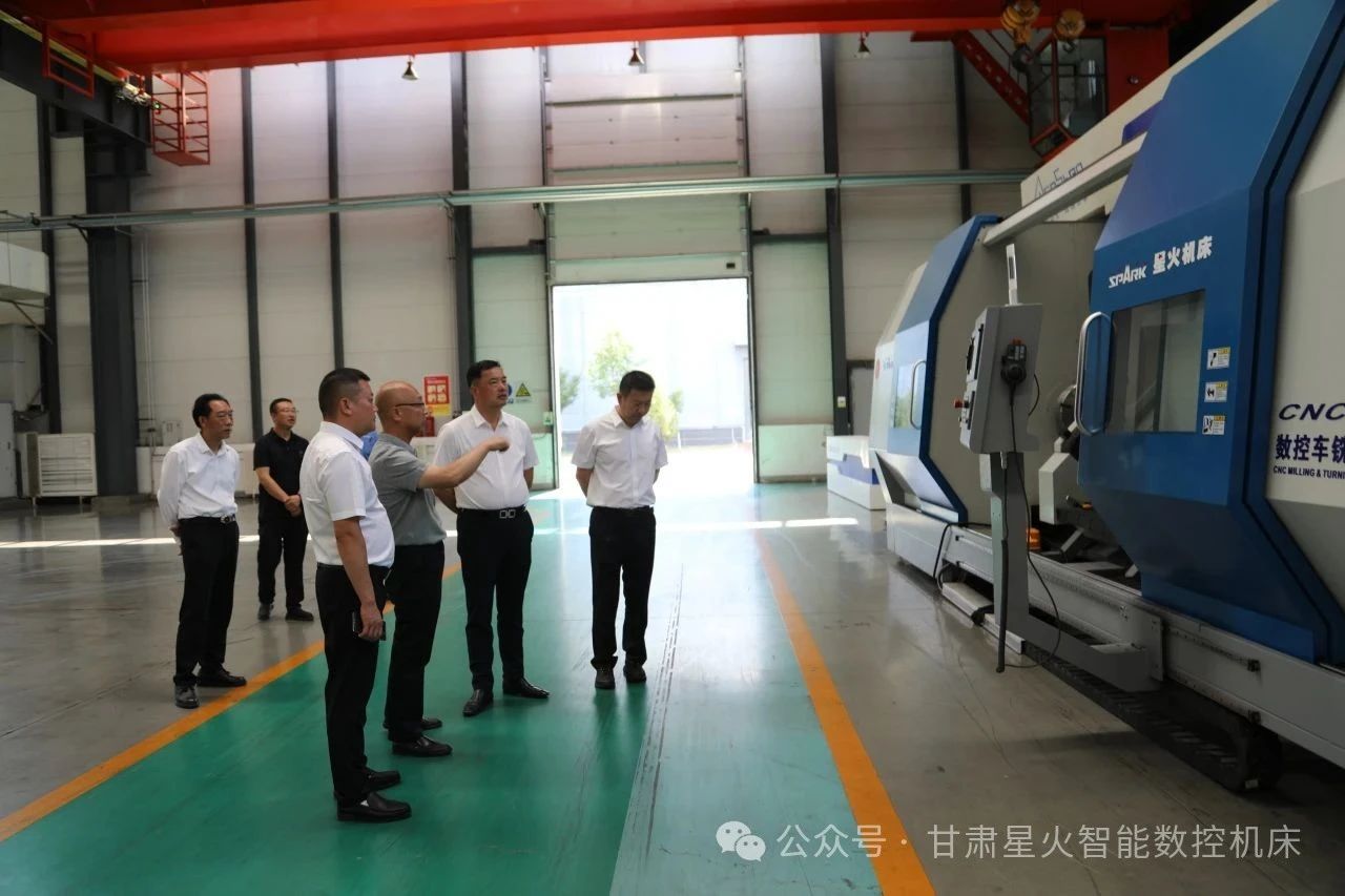 深圳東風汽車有限公司董事長劉金成一行蒞臨星火數控公司考察調研 深圳東風汽車有限公司董事長劉金成一行蒞臨星火數控公司考察調研