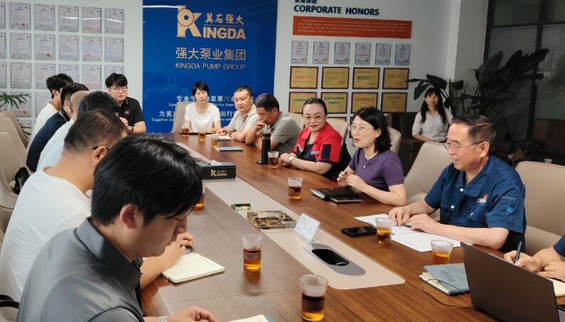 河北工業大學教授團隊赴強大泵業調研 河北工業大學教授團隊赴強大泵業調研