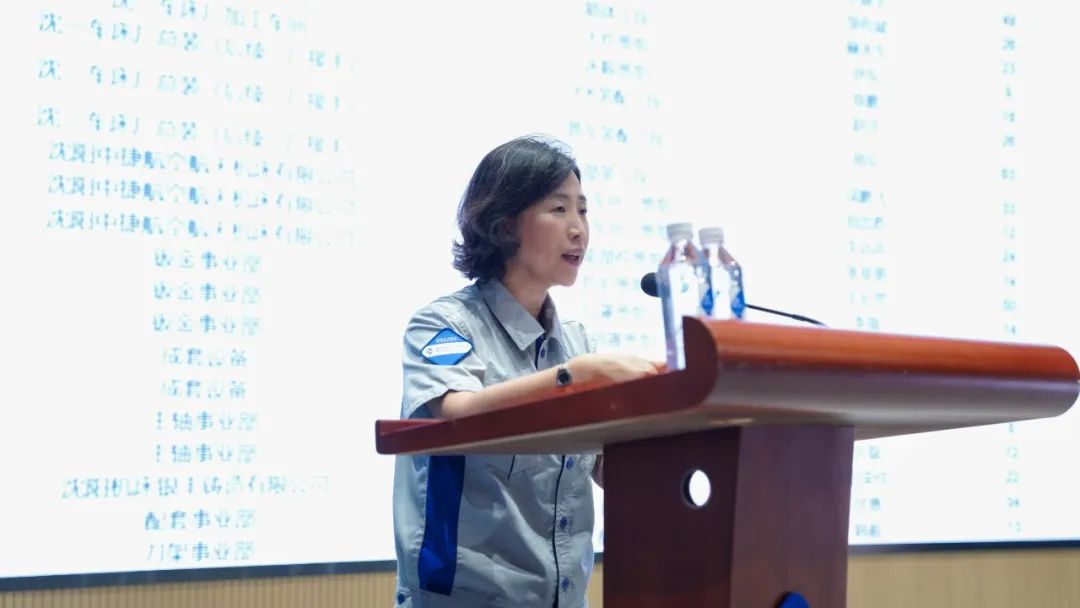 公司副總經理蓋立亞發布首期參賽班組名單。 公司副總經理蓋立亞發布首期參賽班組名單。
