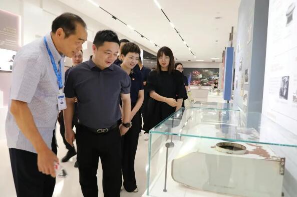 南方泵業赴老板集團開展黨建聯建活動 南方泵業赴老板集團開展黨建聯建活動